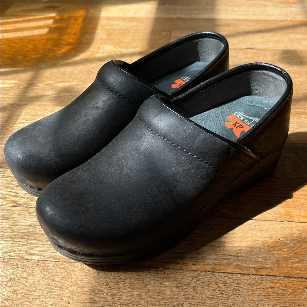 Dansko XP 2.0 Professional Black Clogs Size 37 - Picture 1 of 5